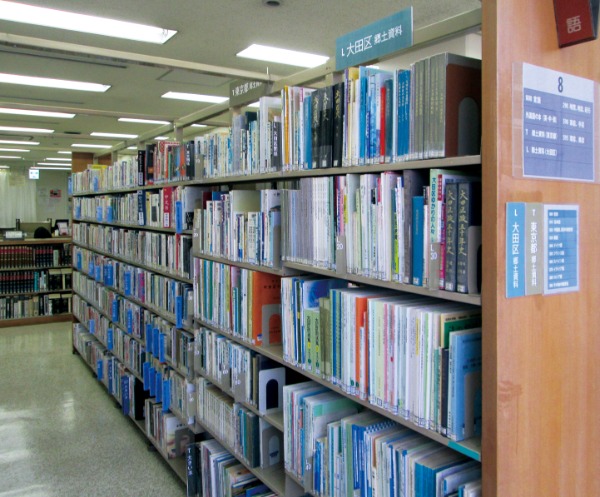 蒲田駅前図書館_地域資料_書架写真